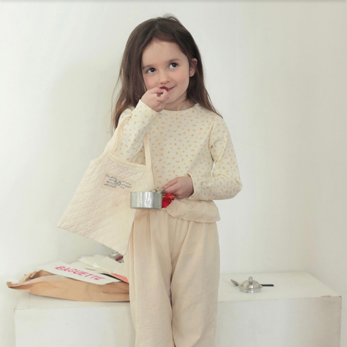 
                  
                    【リクエスト販売】hana tee
                  
                