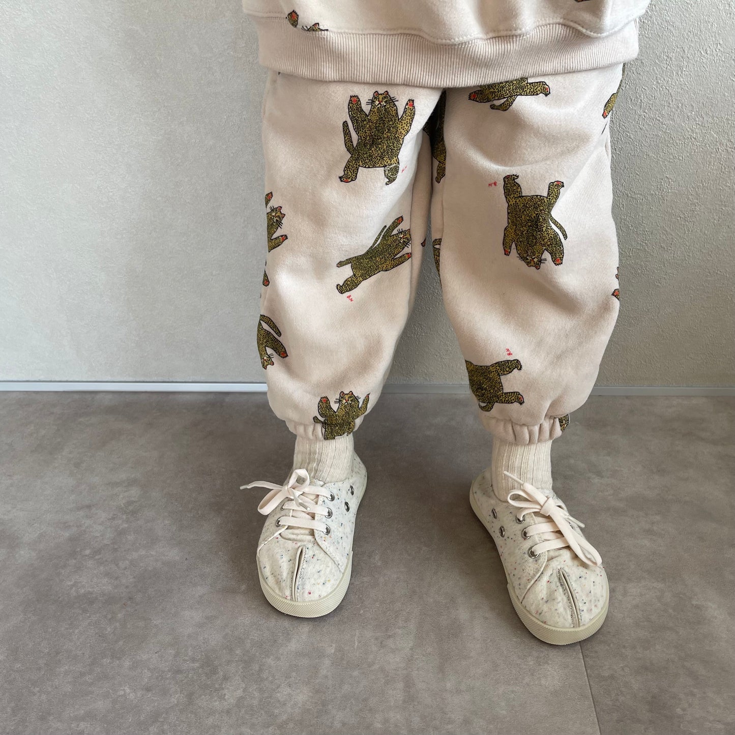 
                  
                    tora jogger pants
                  
                