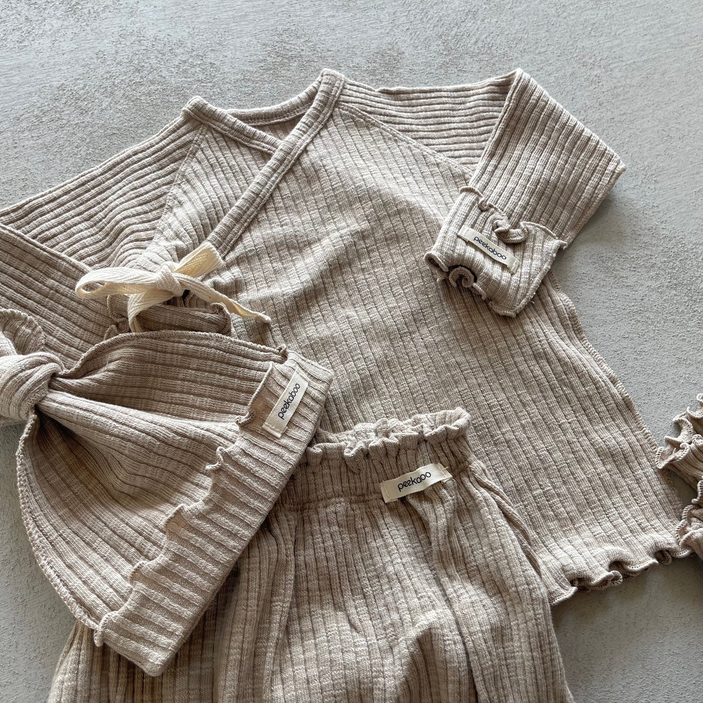 
                  
                    an newborn set
                  
                