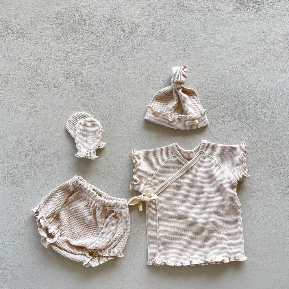 
                  
                    yes frill newborn set
                  
                