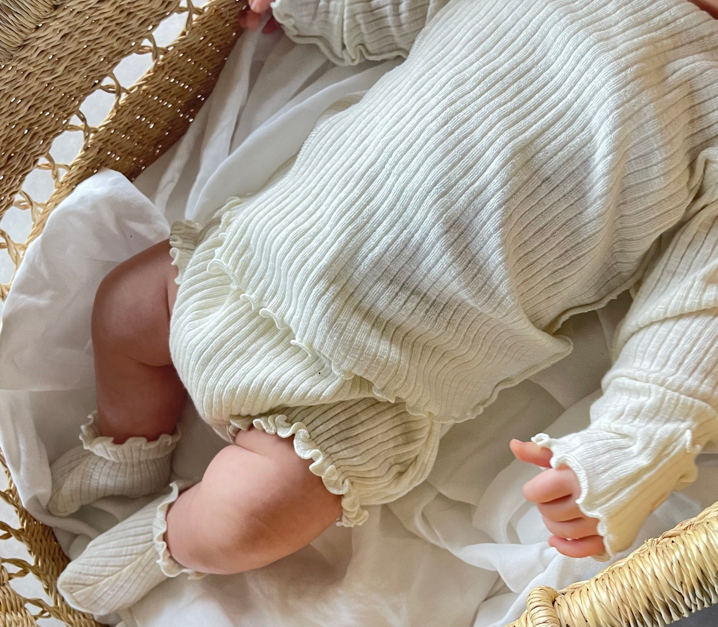 
                  
                    an newborn set
                  
                