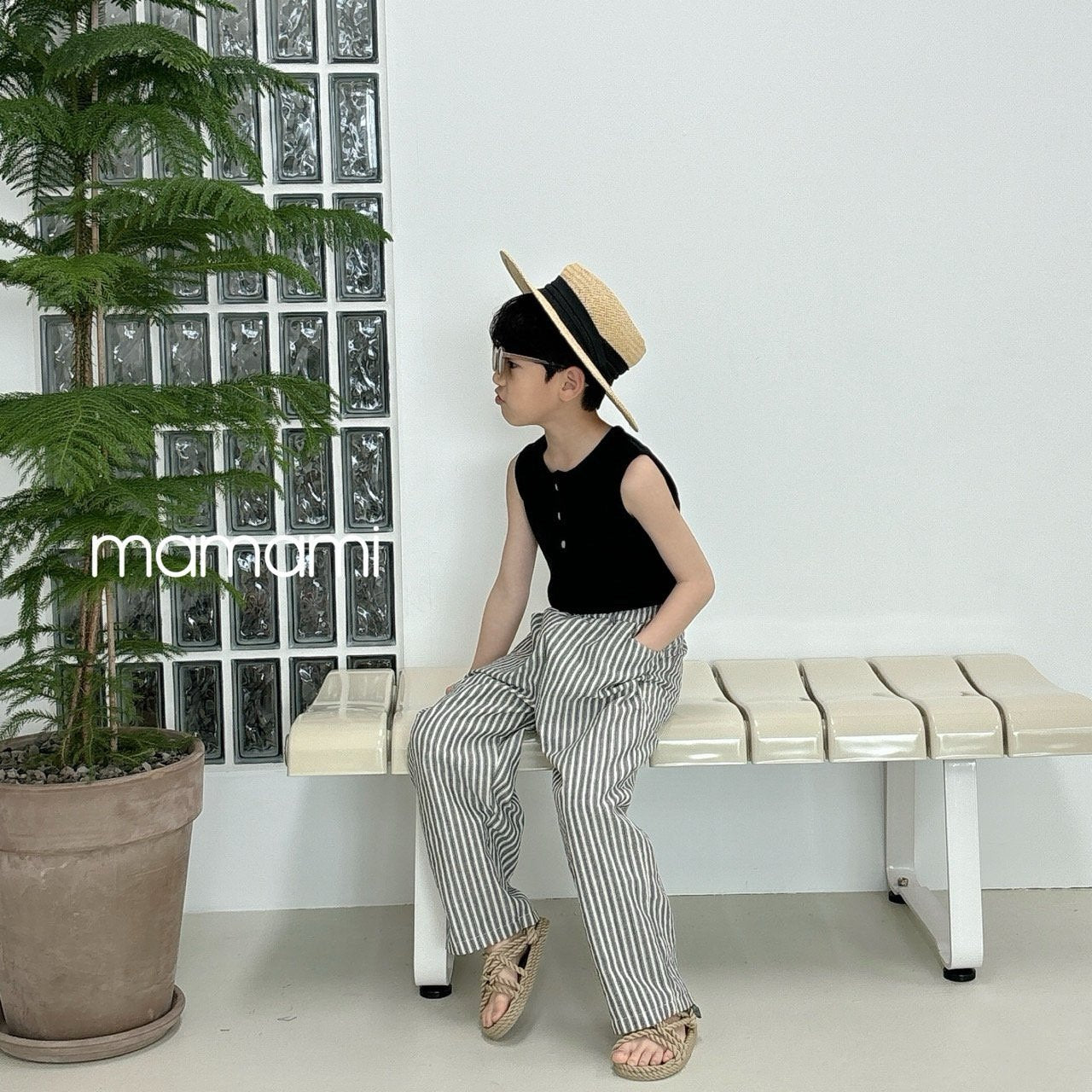 
                  
                    stripe long pants
                  
                