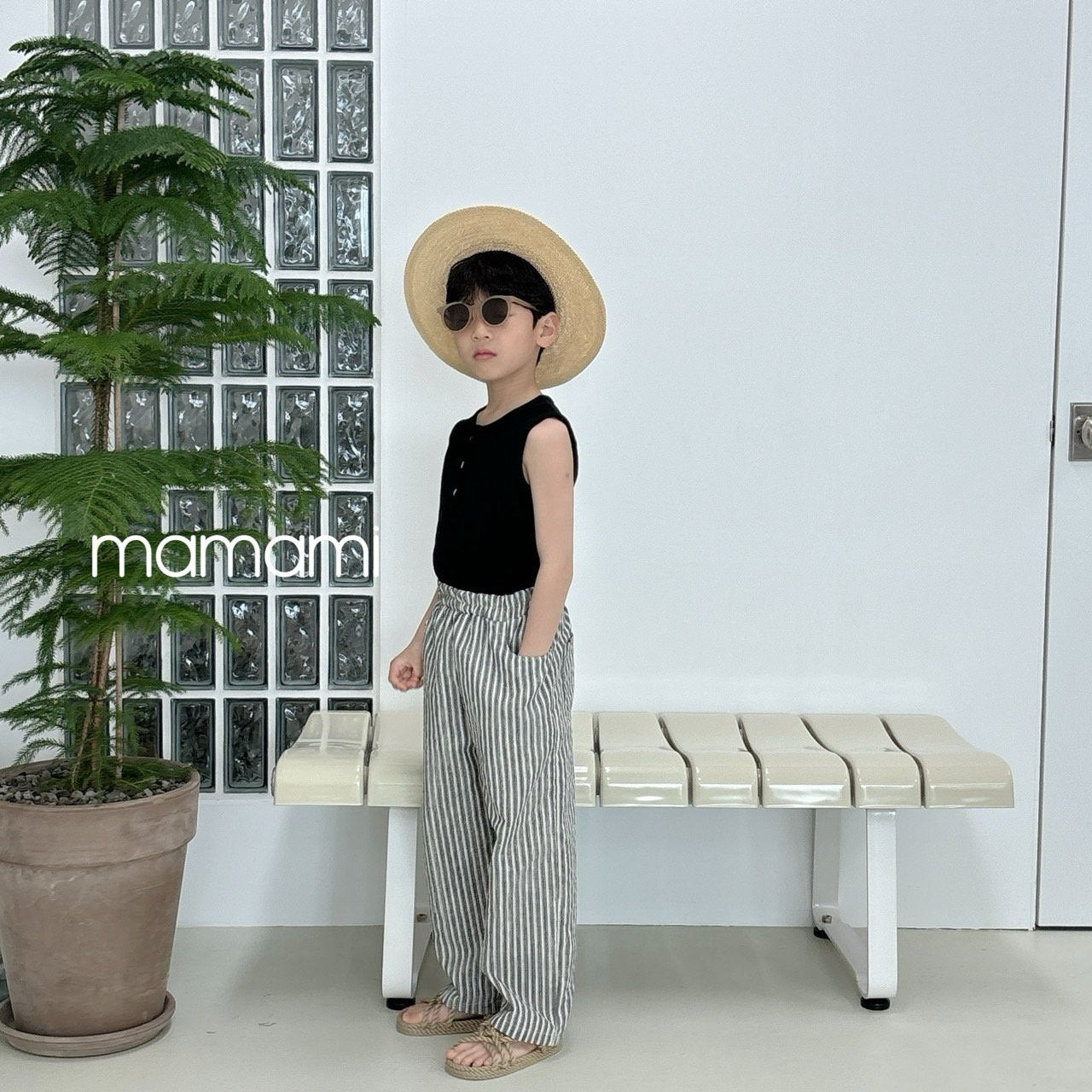 
                  
                    stripe long pants
                  
                