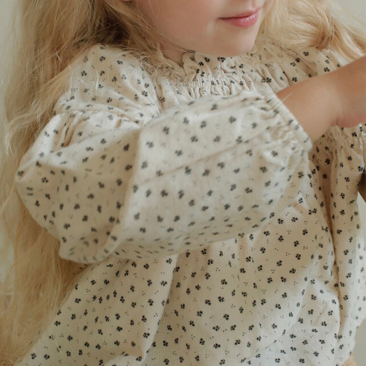 
                  
                    【リクエスト販売】shirring puff blouse
                  
                