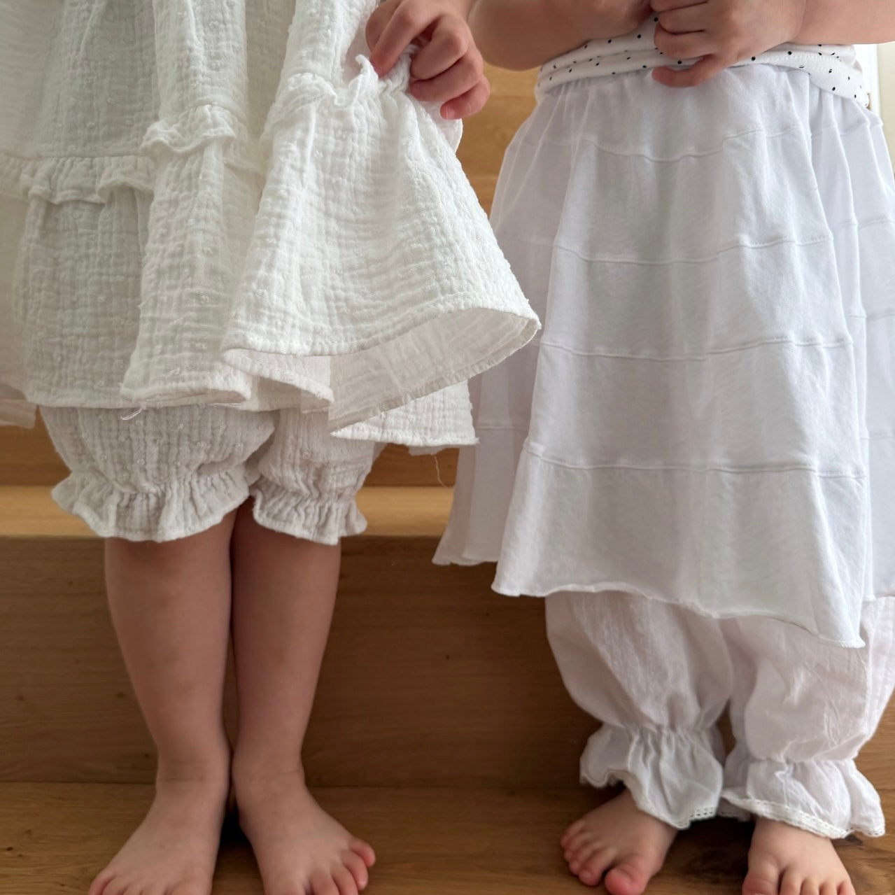 
                  
                    【リクエスト販売】frill hem pants
                  
                