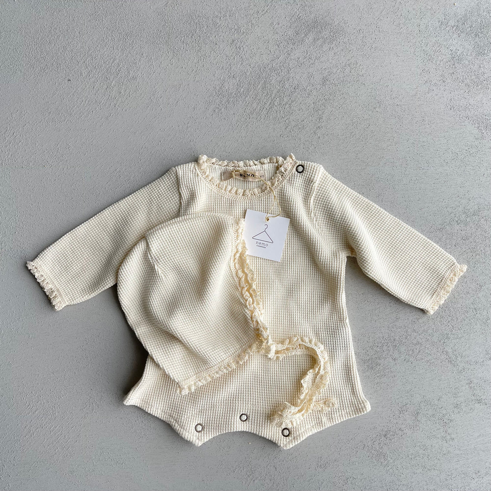 
                  
                    babyワッフルレースsuit ＆bonnet
                  
                