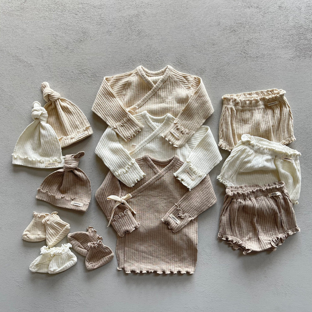 
                  
                    an newborn set
                  
                