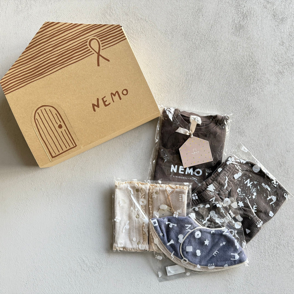 
                  
                    出産お祝いセット
                  
                