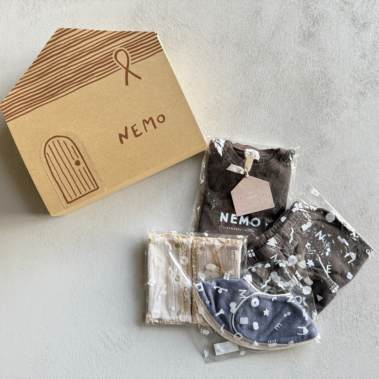 
                  
                    出産お祝いセット
                  
                