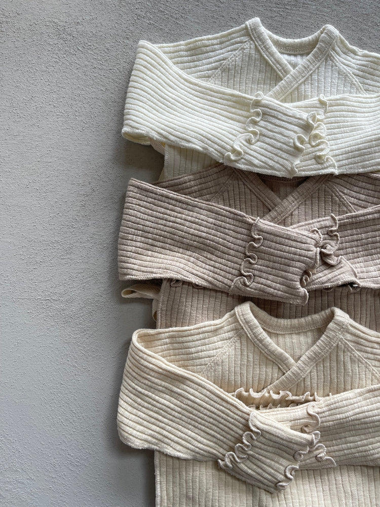
                  
                    an newborn set
                  
                