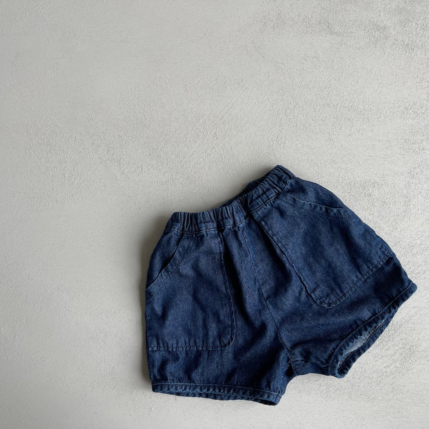 
                  
                    Oliver denim pants
                  
                