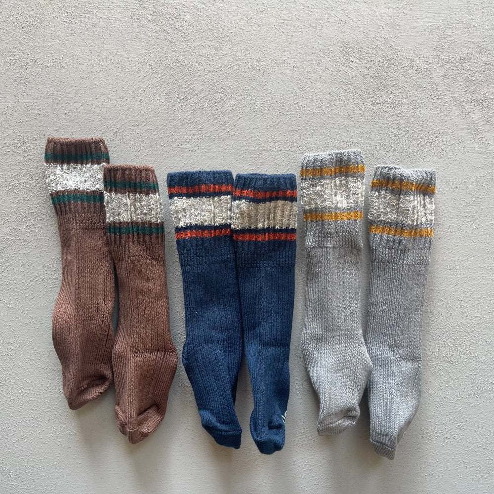 
                  
                    basic line socks
                  
                