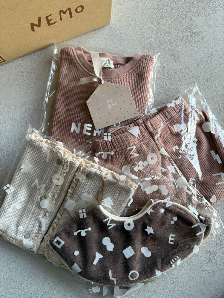 
                  
                    出産お祝いセット
                  
                