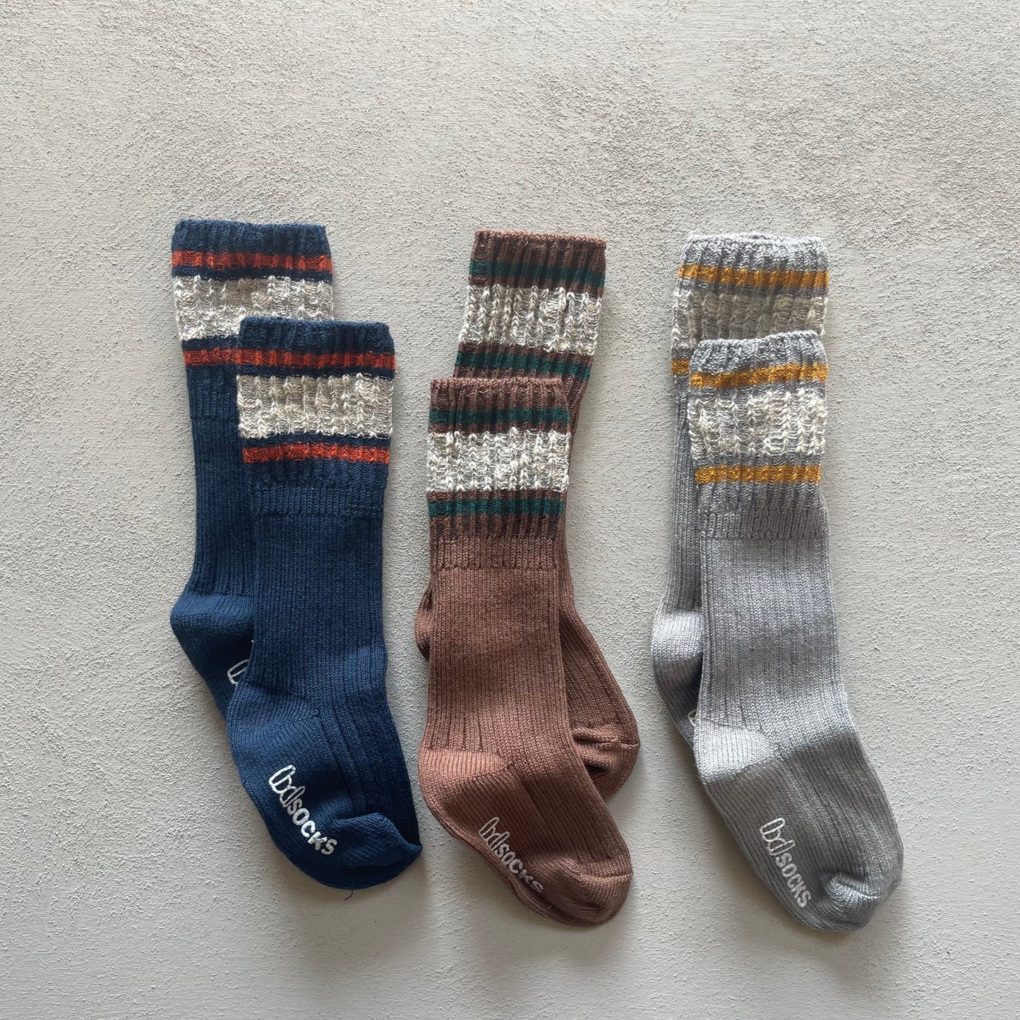 
                  
                    basic line socks
                  
                