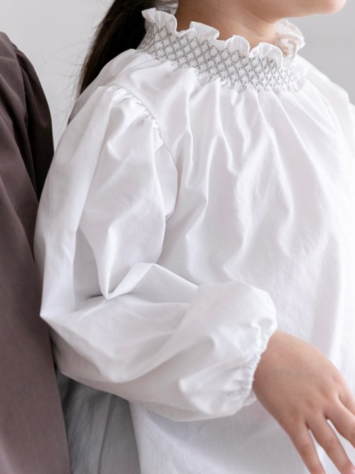 
                  
                    【リクエスト販売】smoke blouse
                  
                