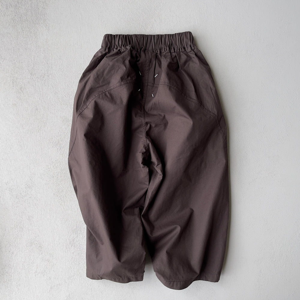 
                  
                    batsu tuck pants
                  
                