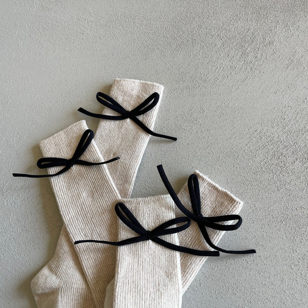 
                  
                    bonbon ribbon socks
                  
                