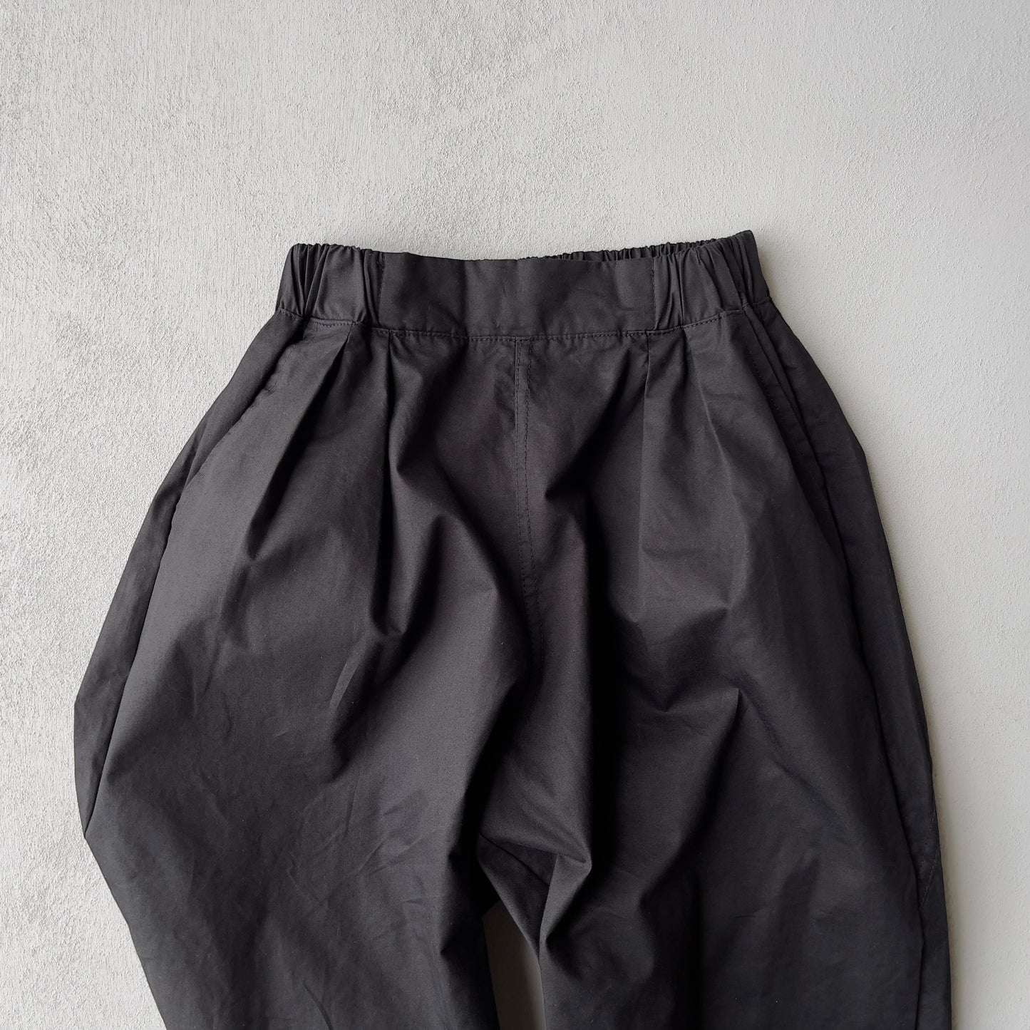 
                  
                    batsu tuck pants
                  
                