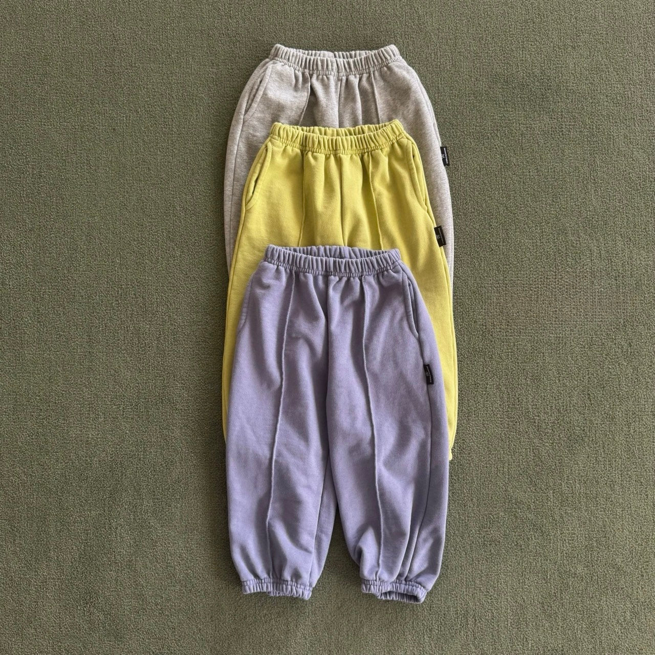 
                  
                    【リクエスト販売】pin tuck jogger pants
                  
                