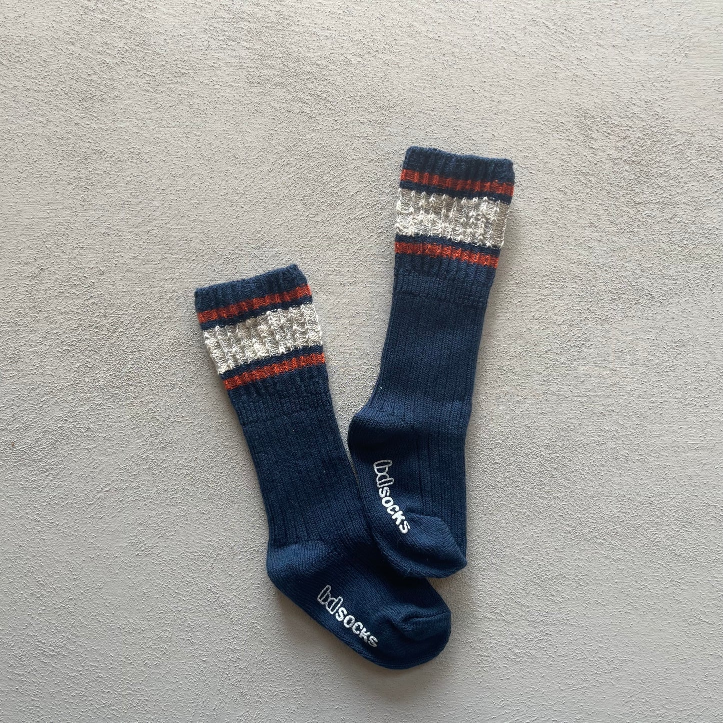 
                  
                    basic line socks
                  
                