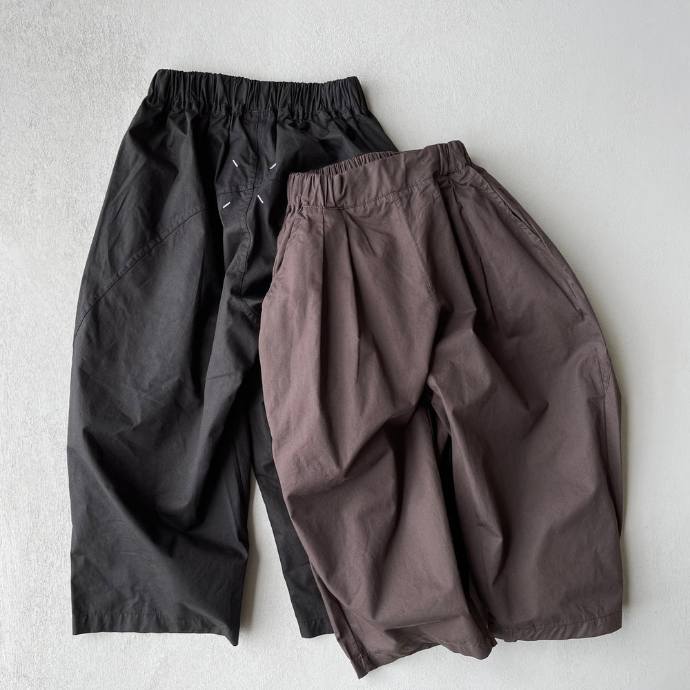 
                  
                    batsu tuck pants
                  
                