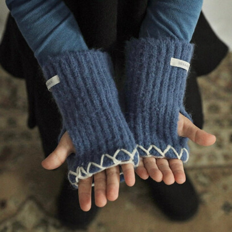 
                  
                    【ご予約】stitch knit warmer
                  
                