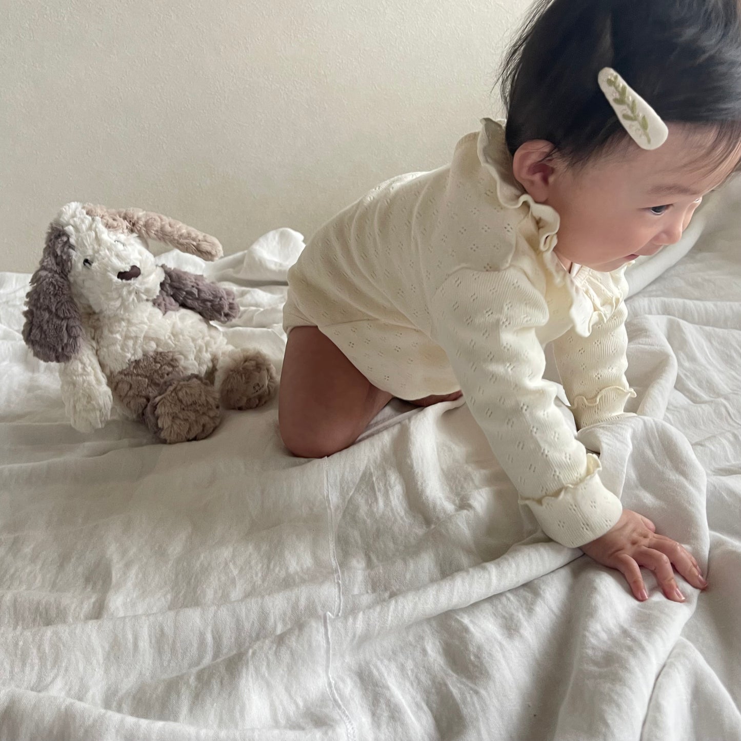 
                  
                    frill babysuit
                  
                