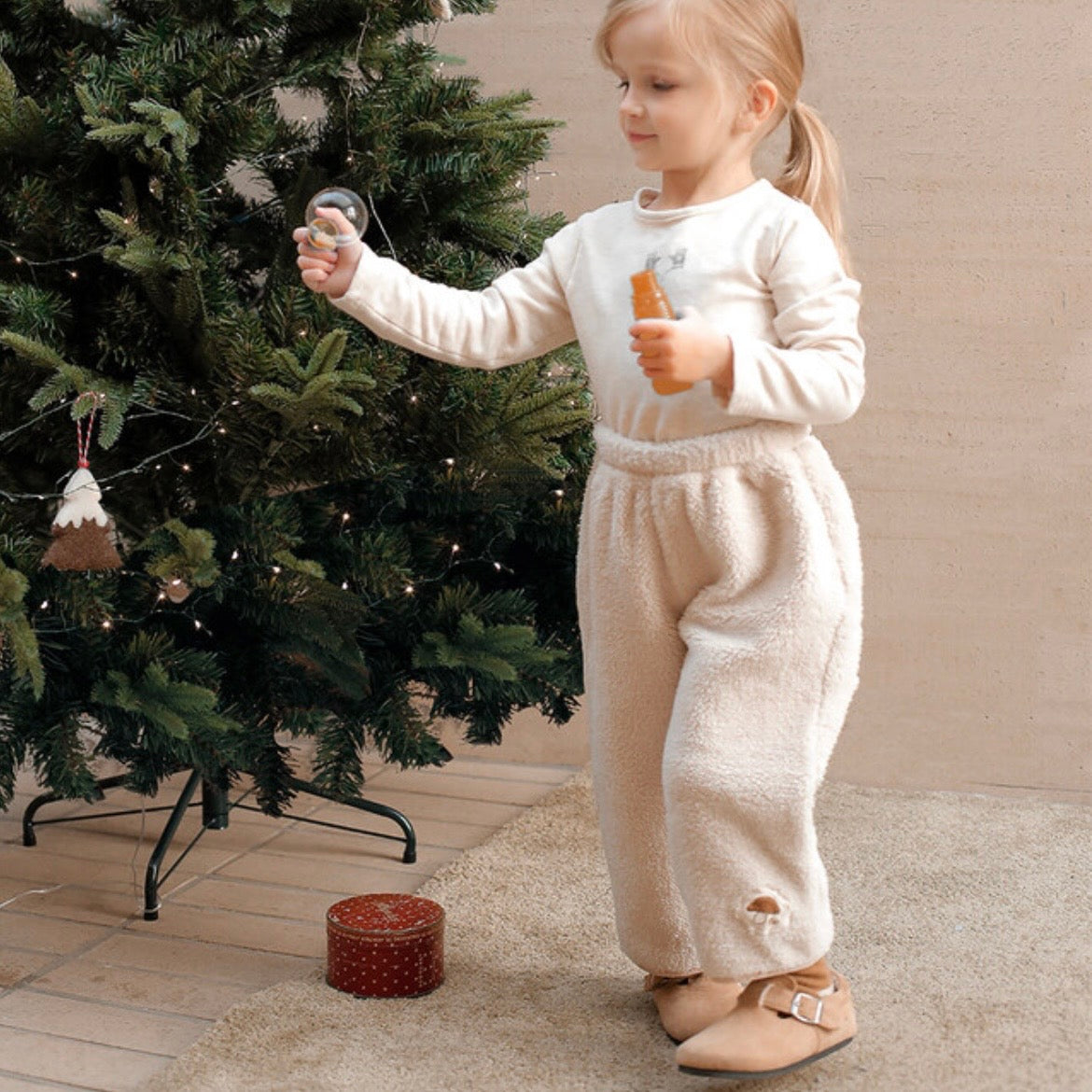 
                  
                    【リクエスト販売】fluffy pants
                  
                