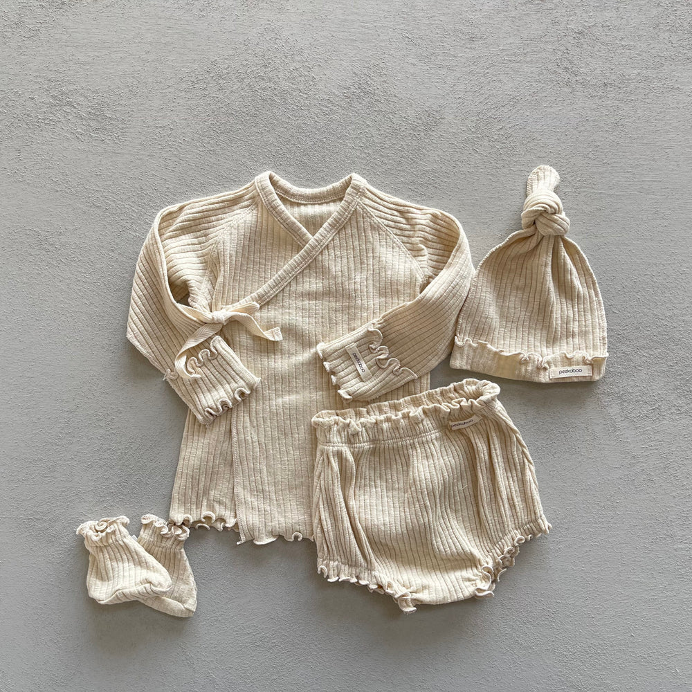 
                  
                    an newborn set
                  
                
