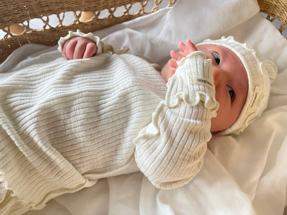 
                  
                    an newborn set
                  
                