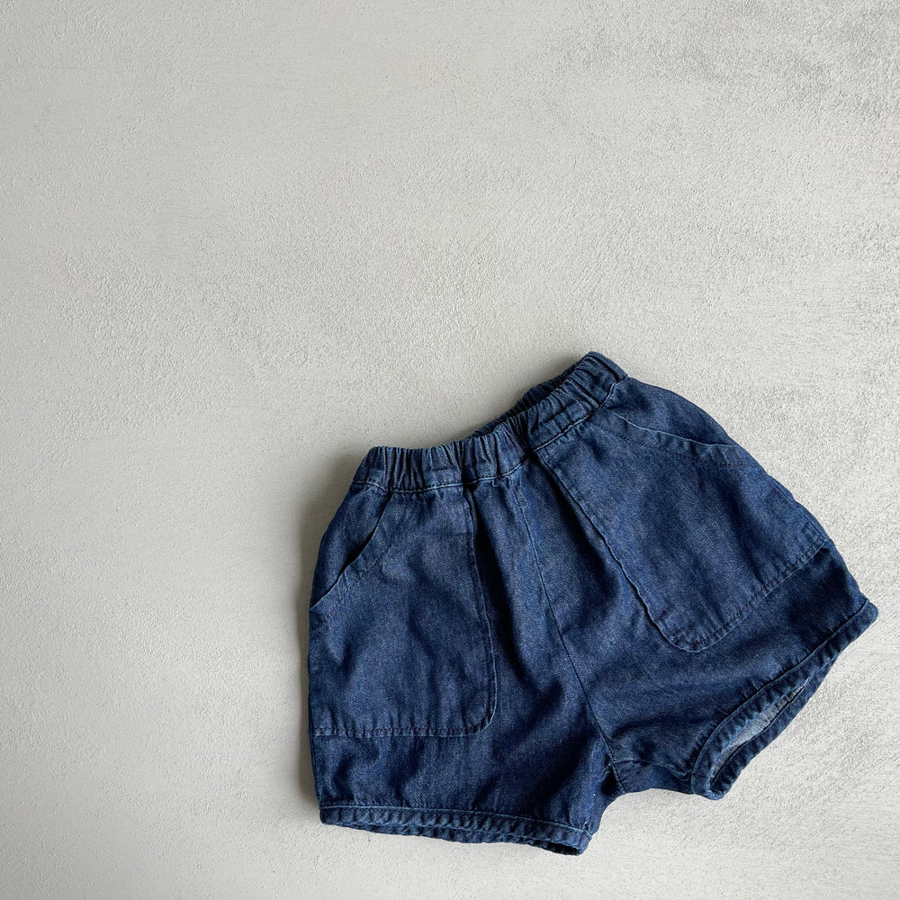 
                  
                    Oliver denim pants
                  
                