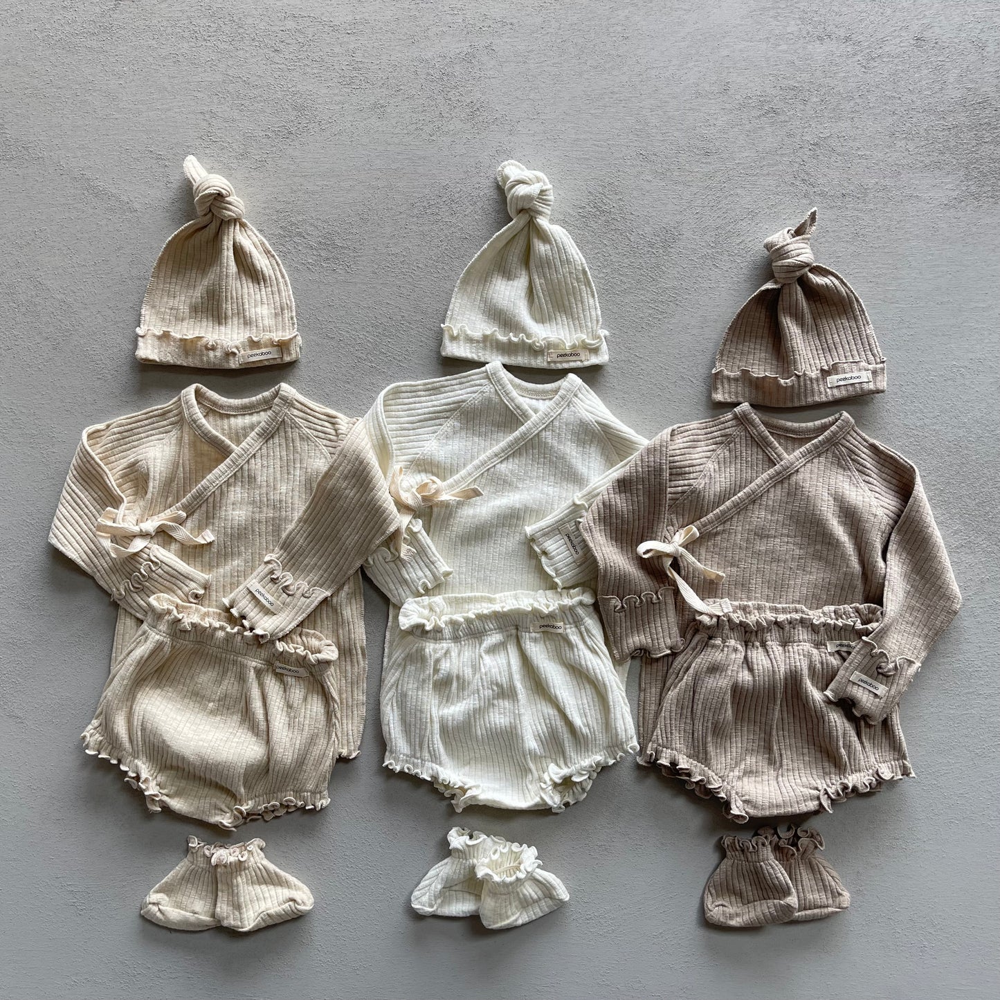 
                  
                    an newborn set
                  
                