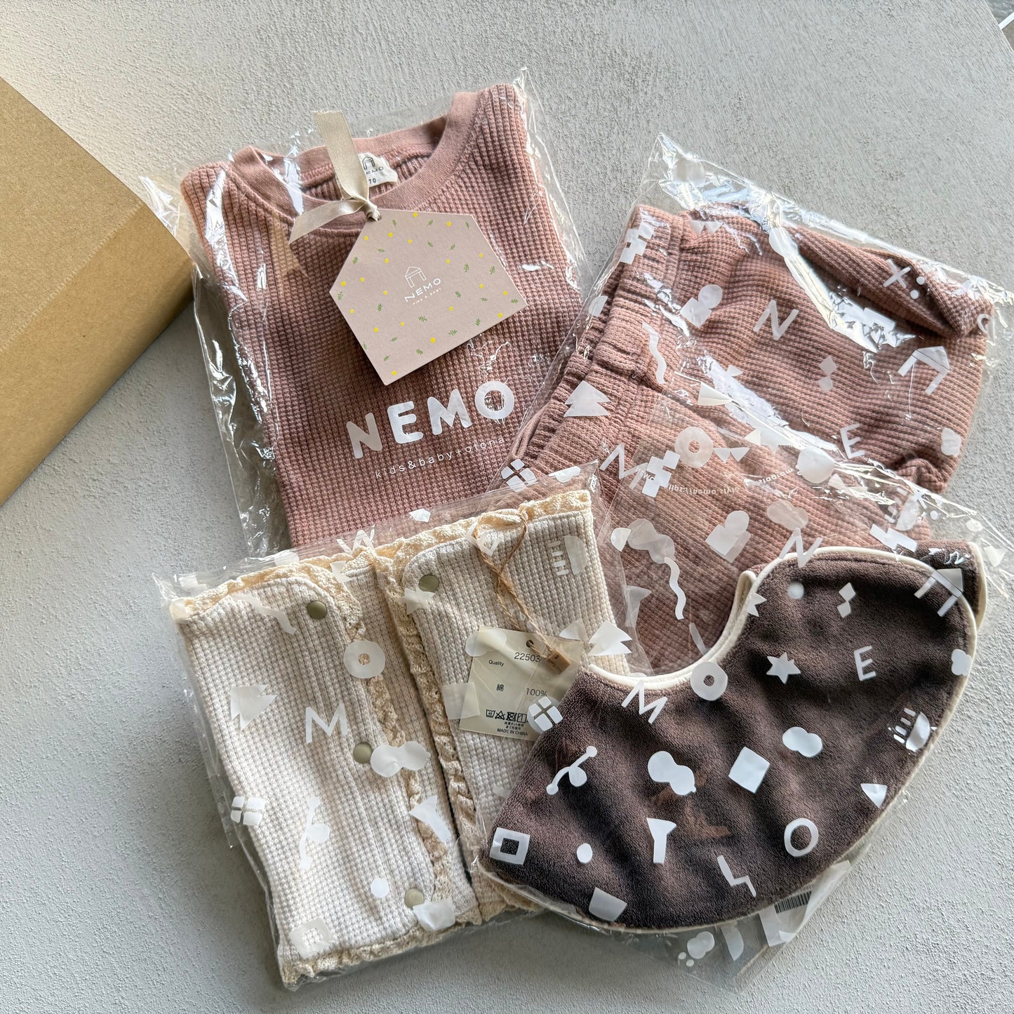 
                  
                    出産お祝いセット
                  
                