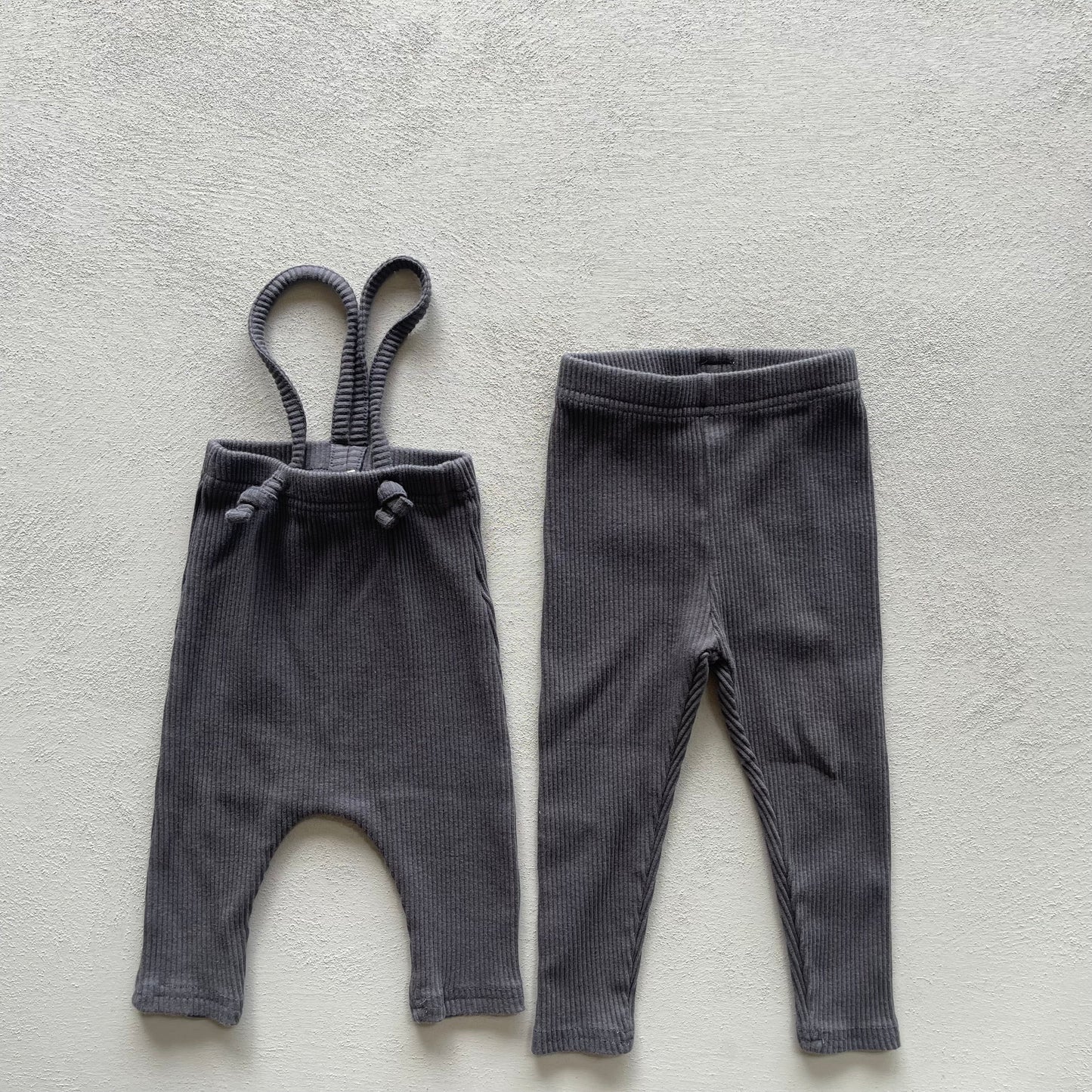 
                  
                    elly leggings
                  
                