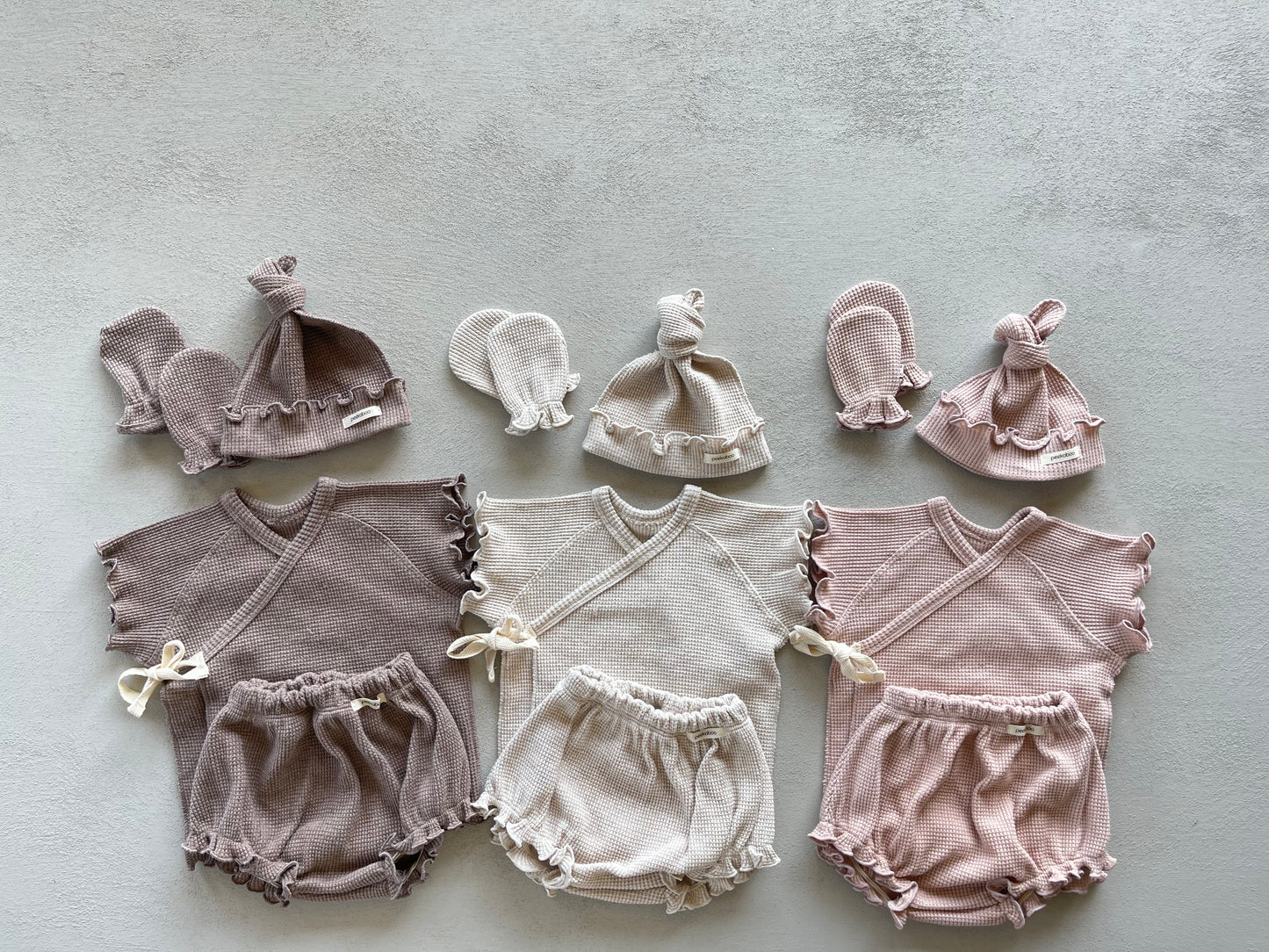 
                  
                    yes frill newborn set
                  
                