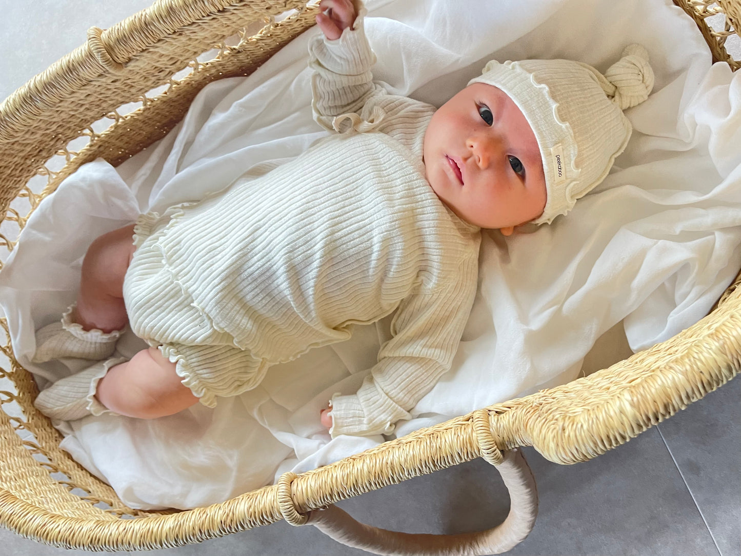 
                  
                    an newborn set
                  
                