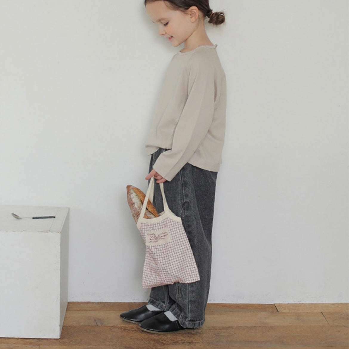 
                  
                    【リクエスト販売】noir denim pants(kids&mama)
                  
                