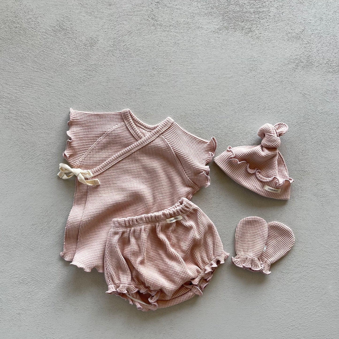 
                  
                    yes frill newborn set
                  
                