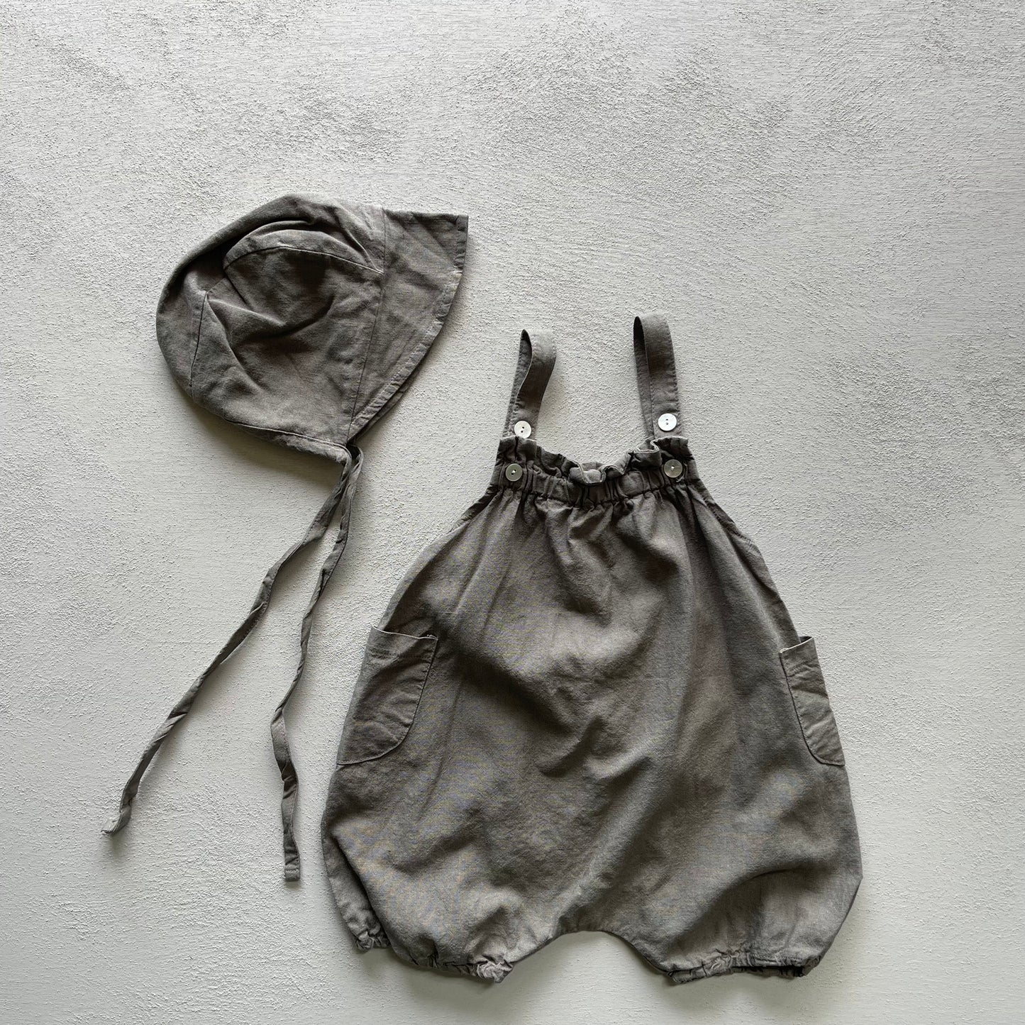 
                  
                    【リクエスト販売】heriter rompers&bonnet(baby)
                  
                