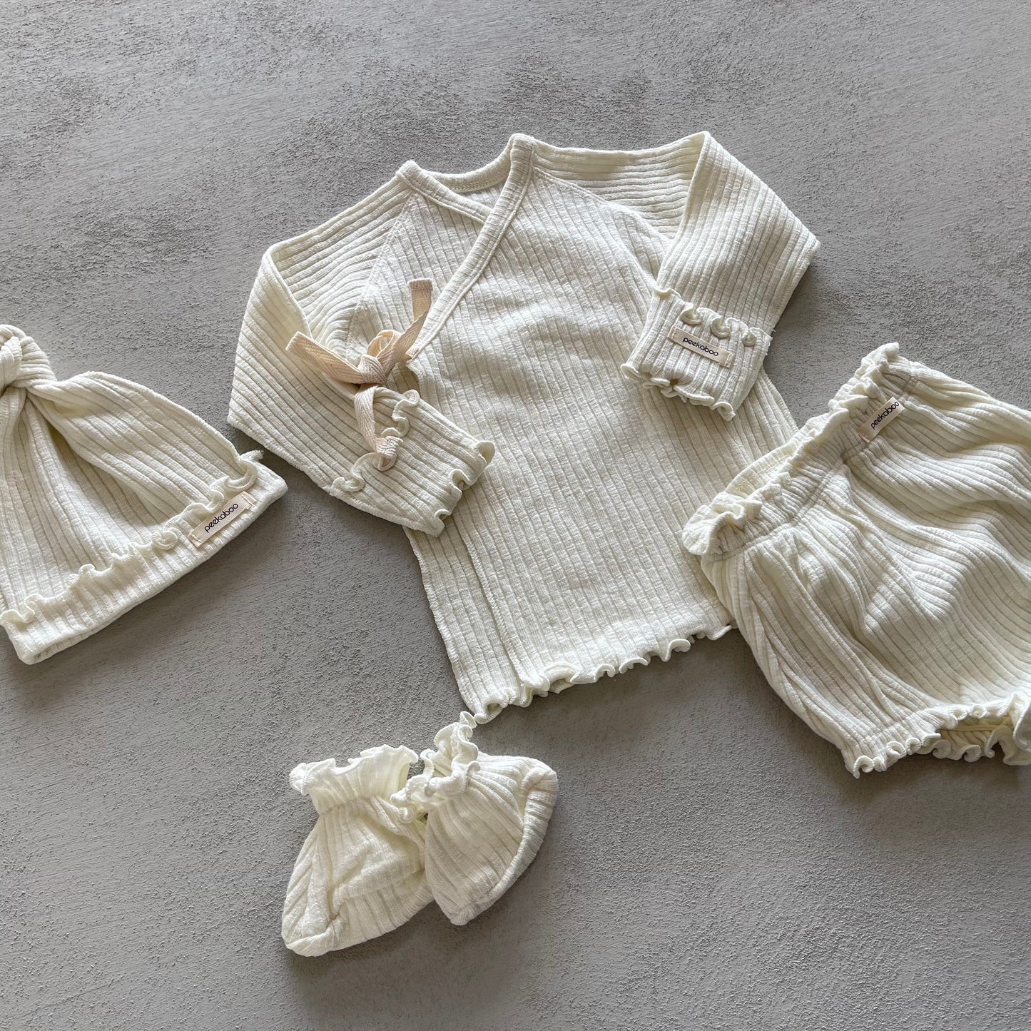 
                  
                    an newborn set
                  
                