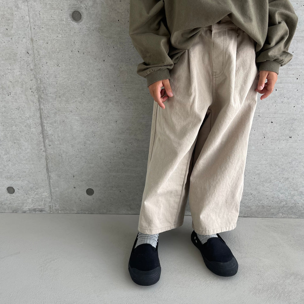 
                  
                    basic wide pants
                  
                