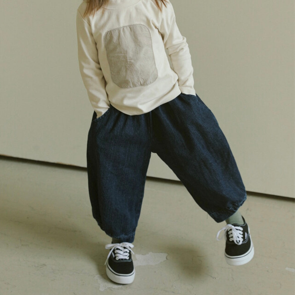 
                  
                    volume denim pants
                  
                