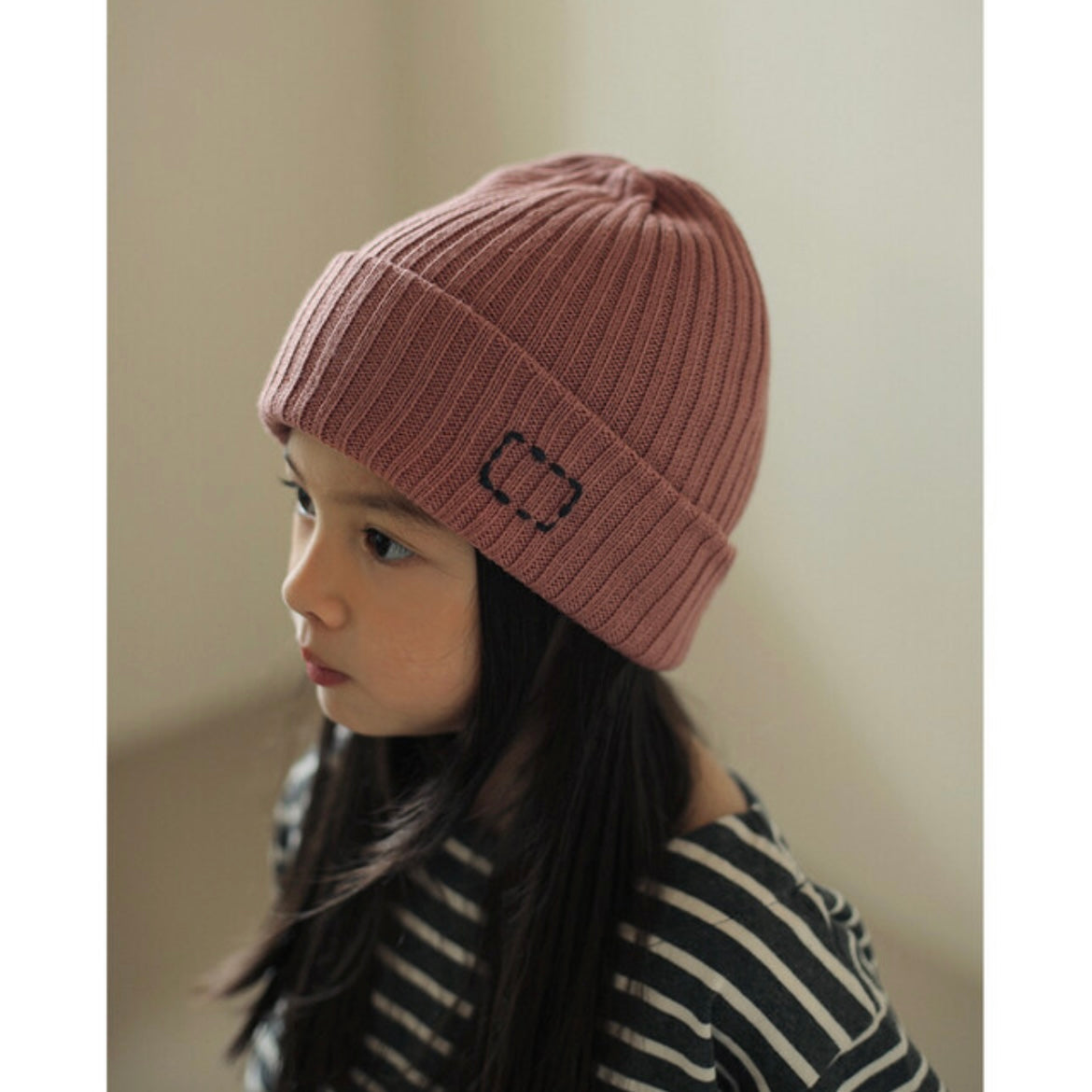 
                  
                    sikaku beanie
                  
                